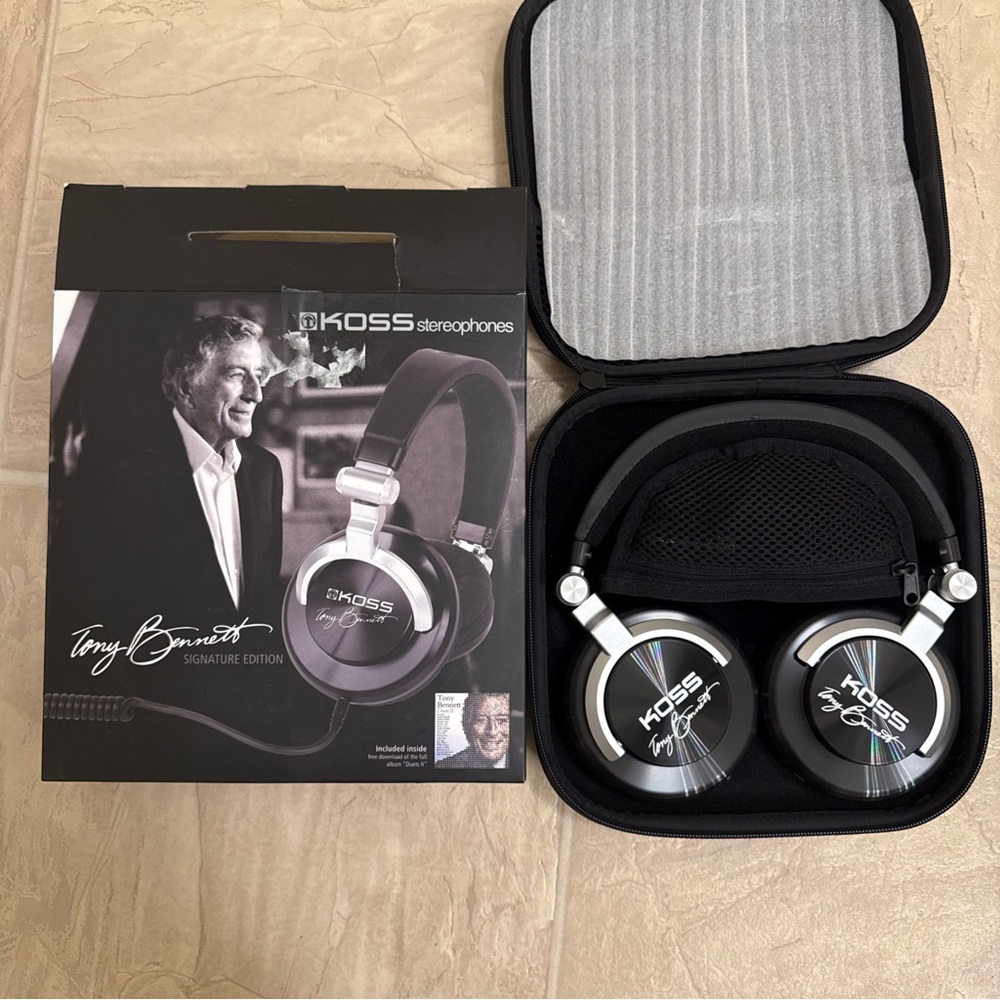 Tony Bennett Signature Edition Over-Ear Headphones - Black